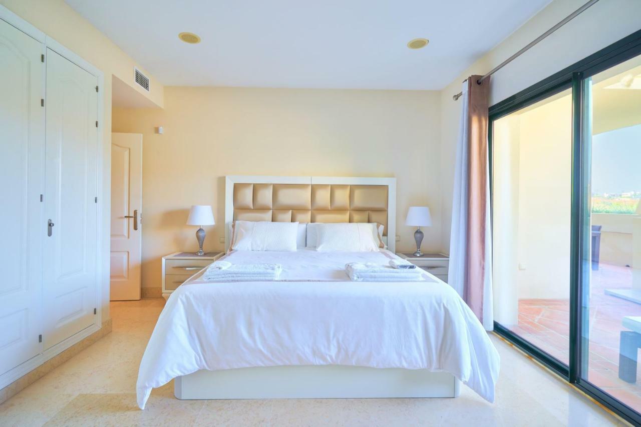 Ferienwohnung Capanes Del Golf Benahavís Exterior foto