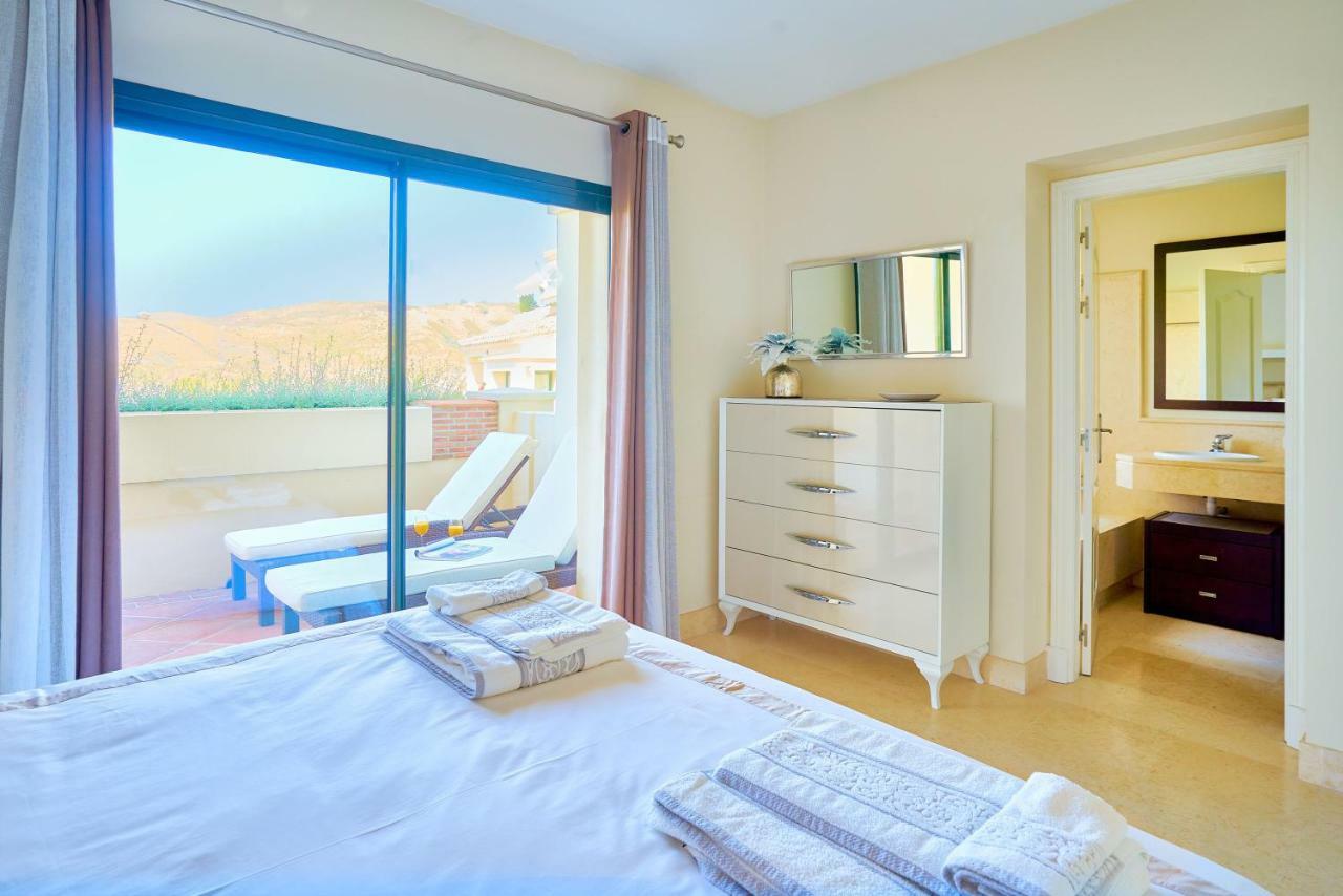 Ferienwohnung Capanes Del Golf Benahavís Exterior foto